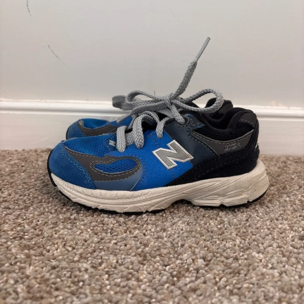 New Balance 2002R Kids Toddler Size 10 Blue/Gray Sneakers Athletic Running Shoes